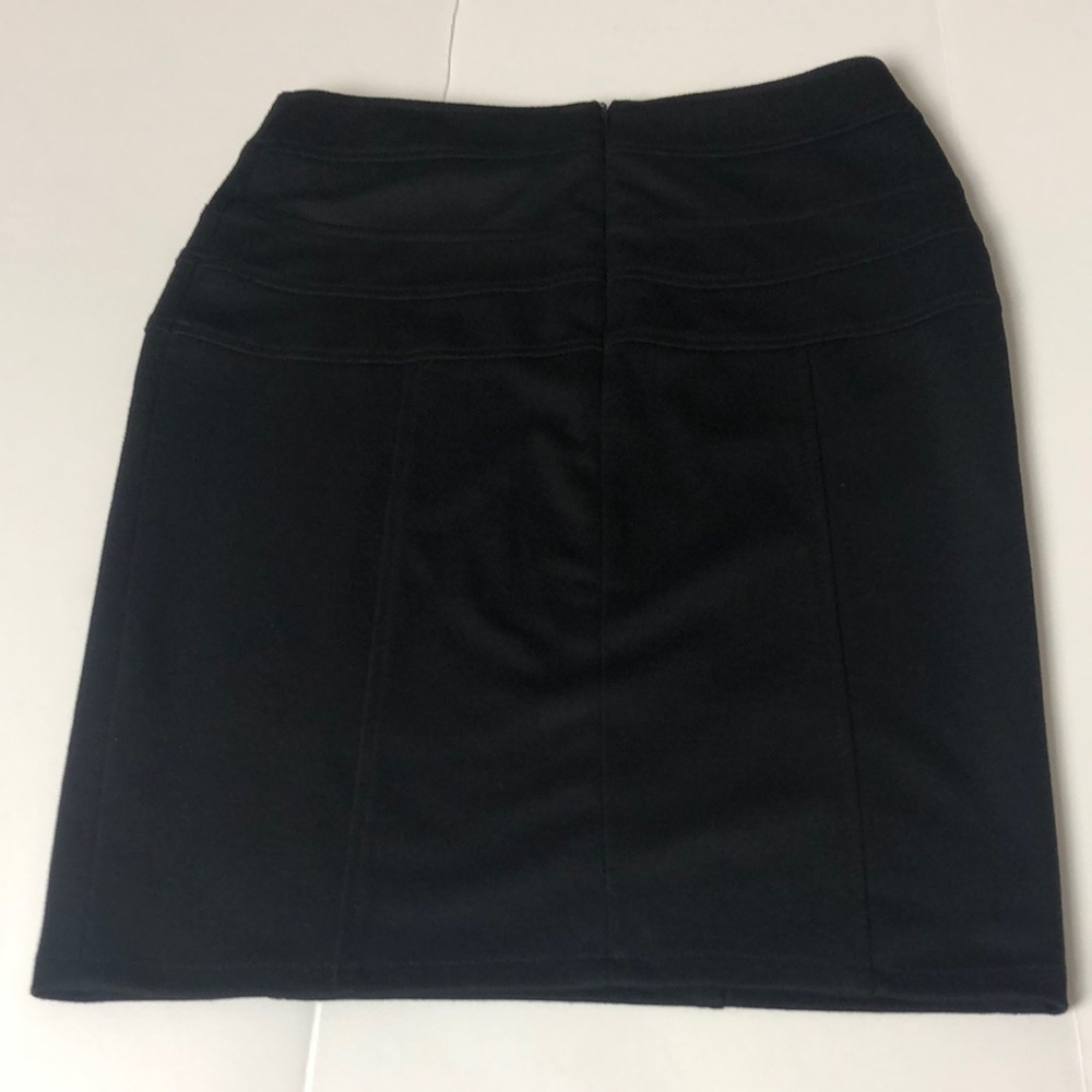 Adrienne Vittadini black skirt size 4